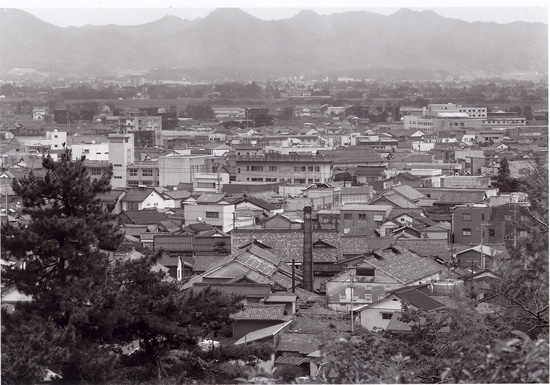 煙突のある古き風景